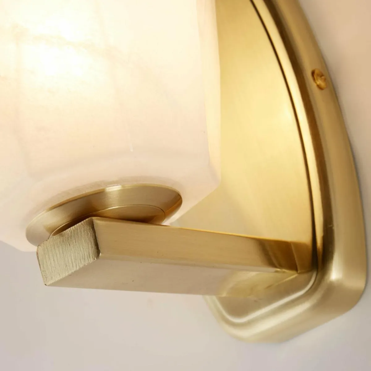applique_murale_rocky___lampe_couleur_laiton_acier_verre_ip_1.webp Cheap Searchlight Applique murale Rocky, à 1 lampe, couleur laiton, acier, verre, IP44