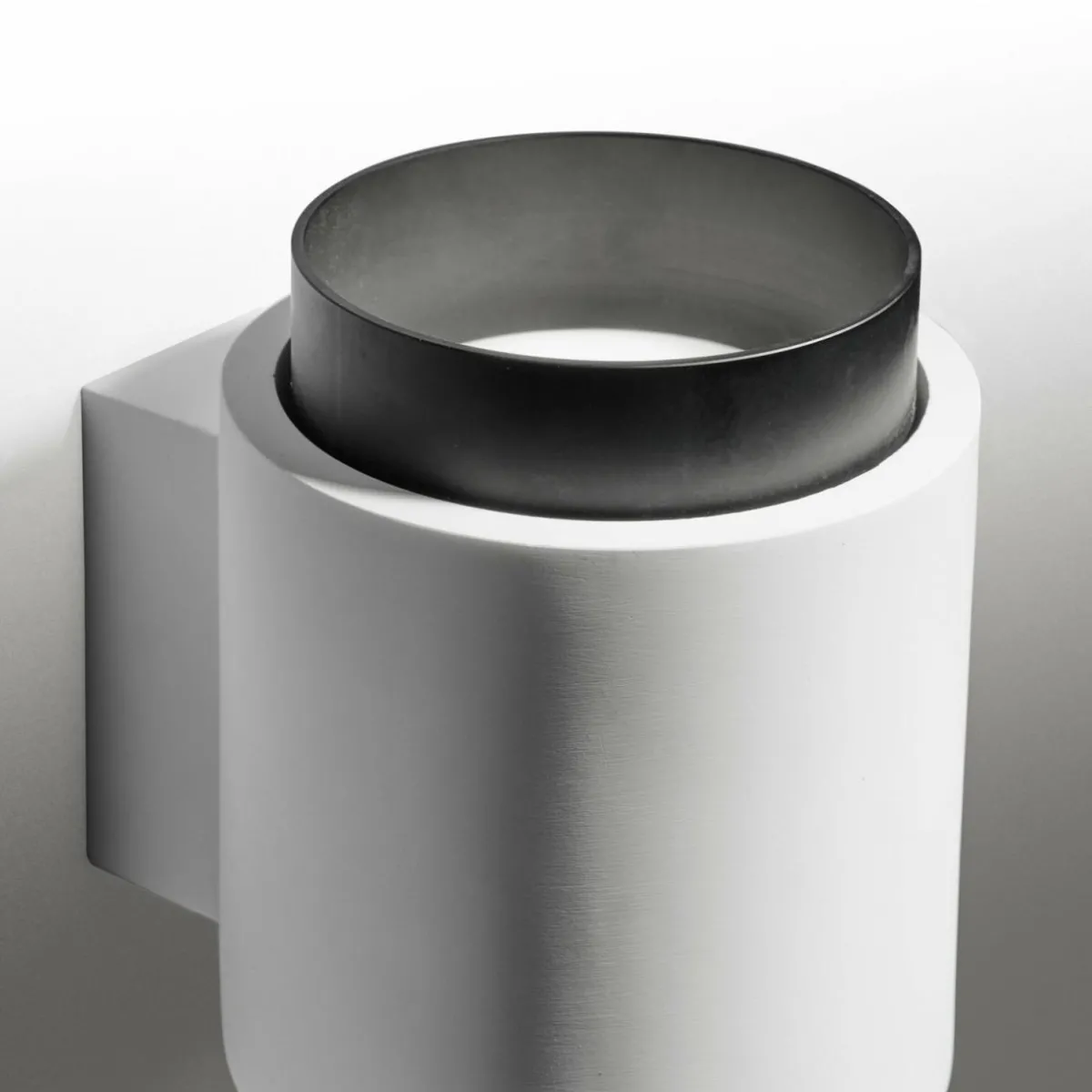 applique_murale_syme_blancnoir_rond___cm_pltre_gx_0.webp Clearance TECNICO by Sforzin Applique murale Syme, blanc/noir, rond, Ø 11 cm, plâtre, GX53