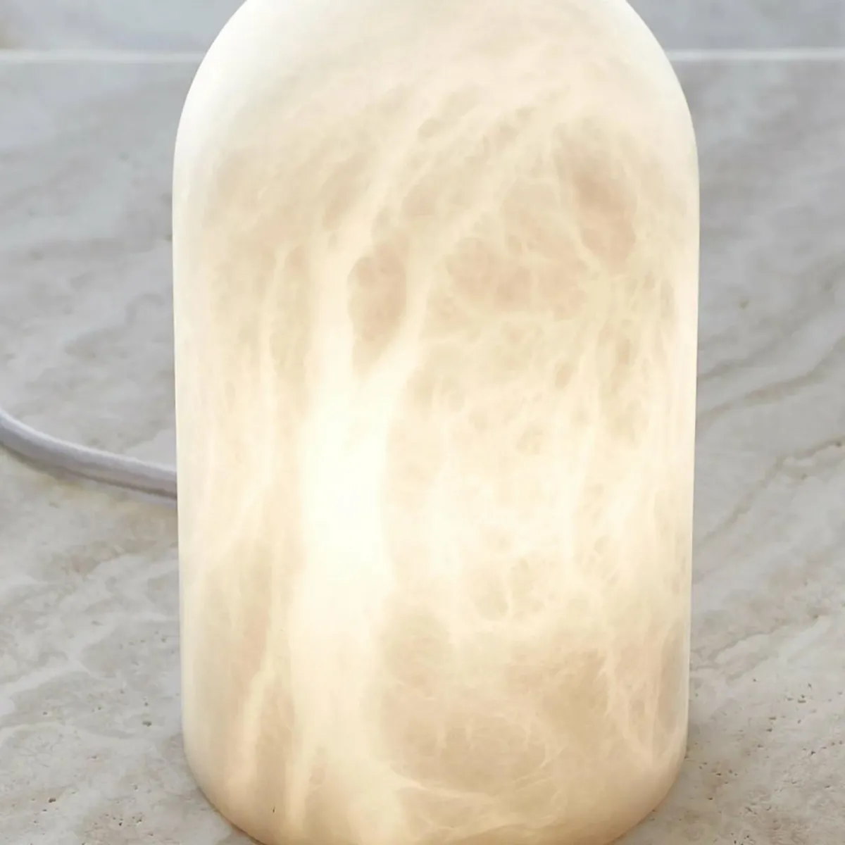 beacon_lampe_de_table_panton_pierre_dalbtre_blanche_hauteur__cm_3.webp Cheap Beacon Lighting Beacon lampe de table Panton, pierre d'albâtre blanche, hauteur 17,5 cm