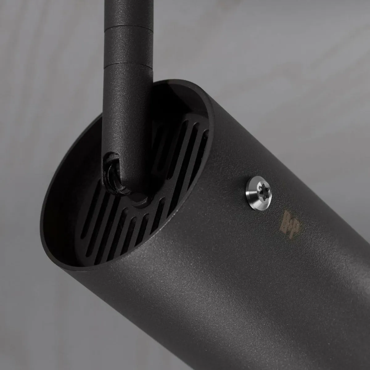 buster__punch_exhaust_spot_flex_graphiteacier_2.webp Store Buster + Punch Exhaust Spot flex graphite/acier