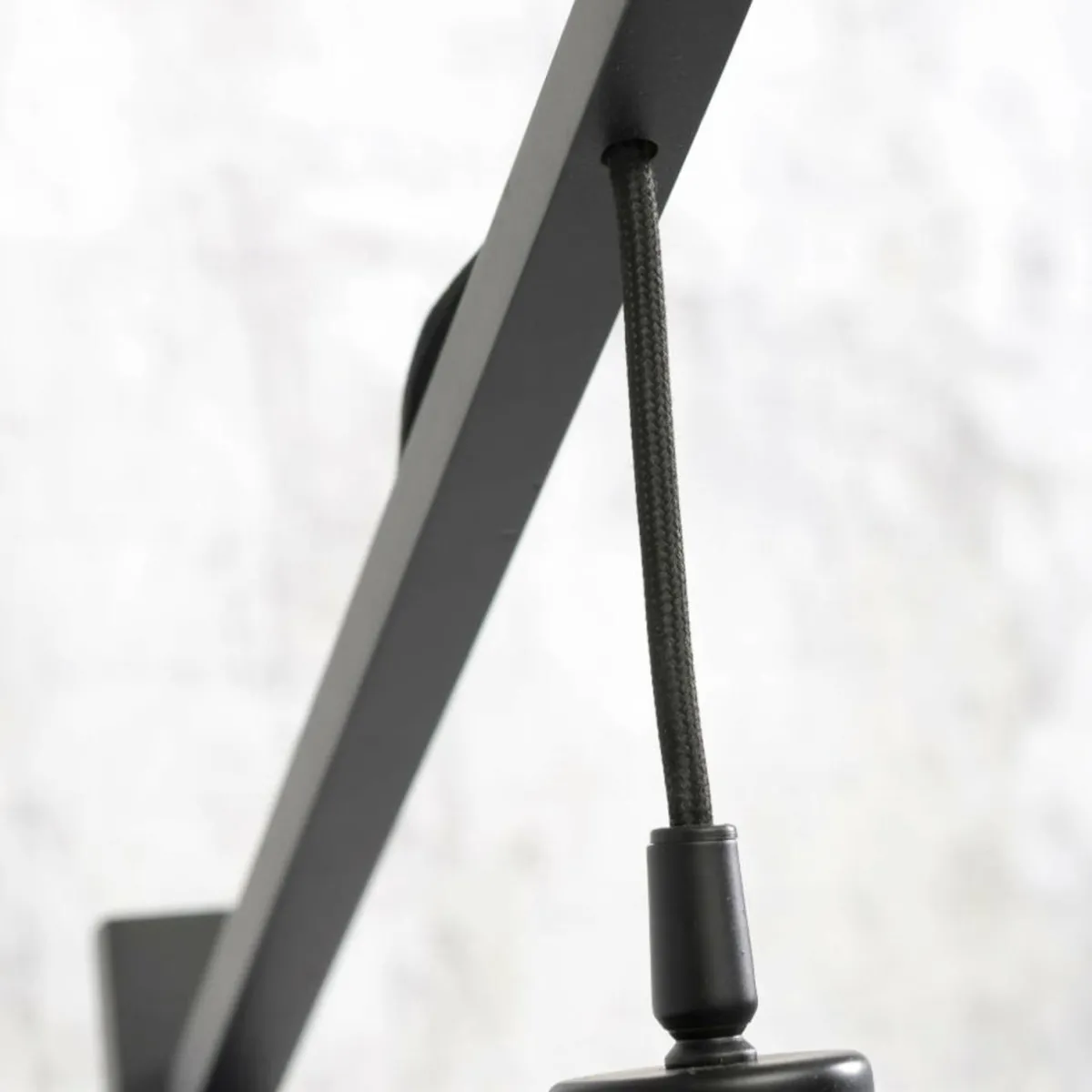 good__mojo_lampe_sur_pied_andes_noirnoir_0.webp Cheap Good & Mojo Lampe sur pied Andes, noir/noir