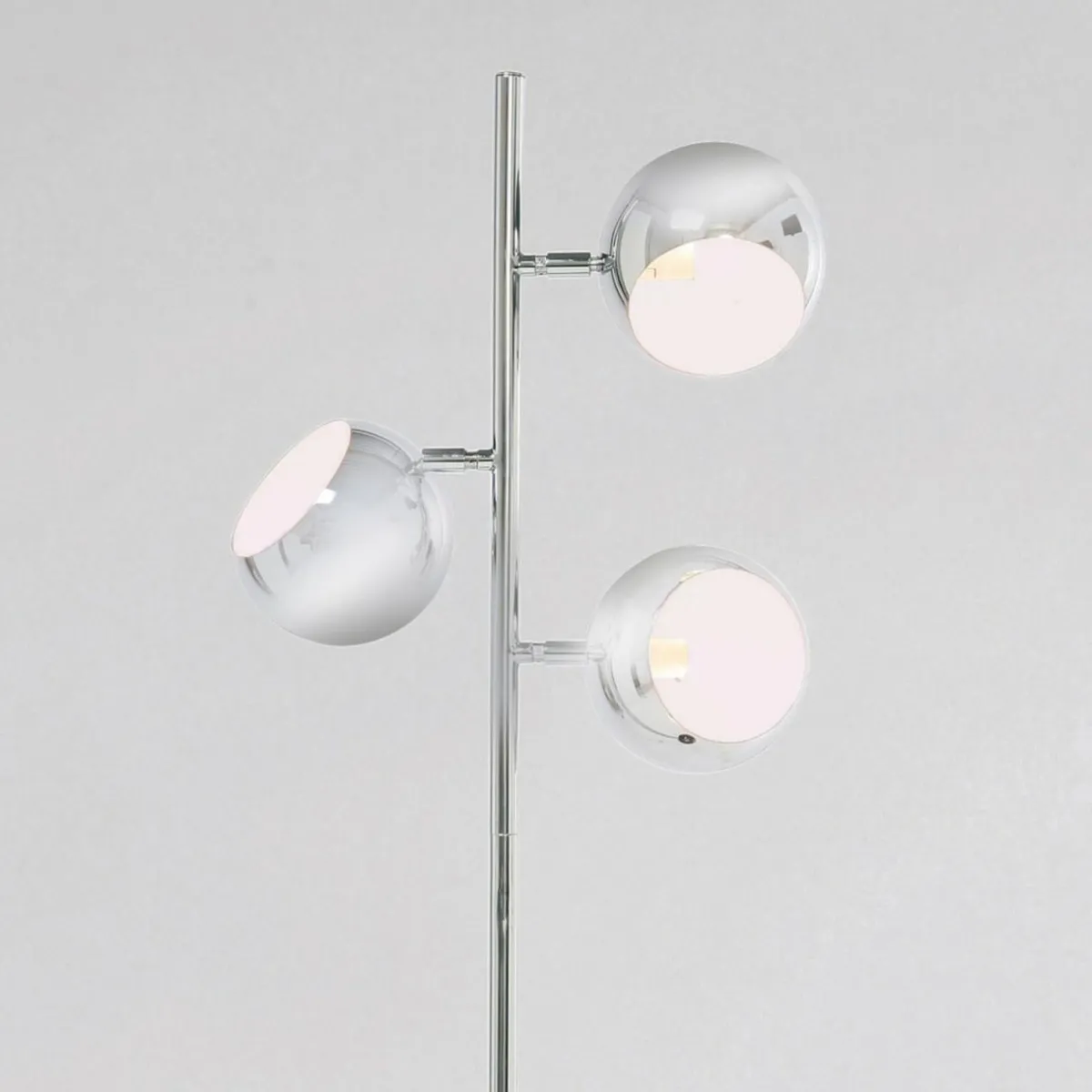 kare_calotta__lampe_sur_pied___lampes_en_style_rtro_3.webp Cheap KARE Calotta - Lampe sur pied à 3 lampes en style rétro