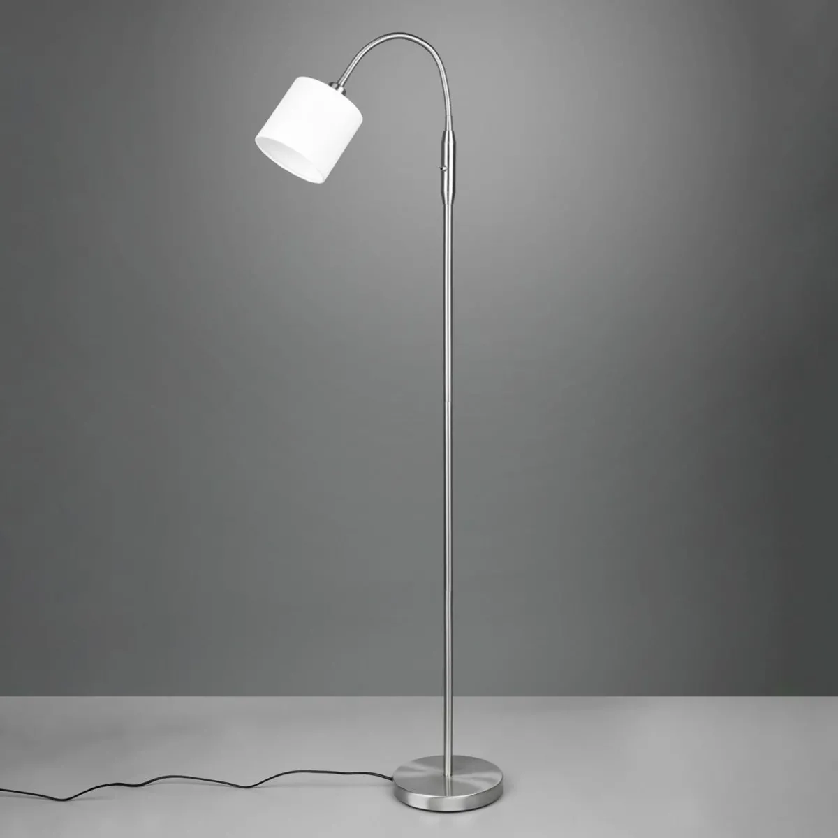 lampadaire_tommy_nickelblanc_hauteur__cm_mtaltissu_0.webp Shop Reality Leuchten Lampadaire Tommy, nickel/blanc, hauteur 130 cm, métal/tissu