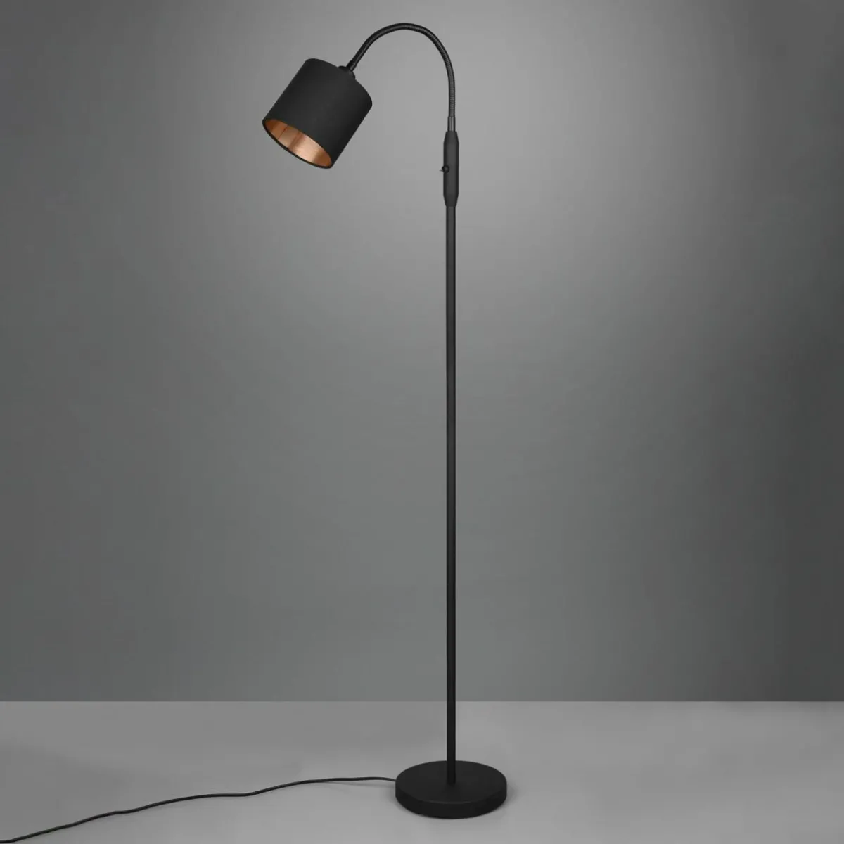 lampadaire_tommy_noiror_hauteur__cm_mtaltissu_0.webp Hot Reality Leuchten Lampadaire Tommy, noir/or, hauteur 130 cm, métal/tissu