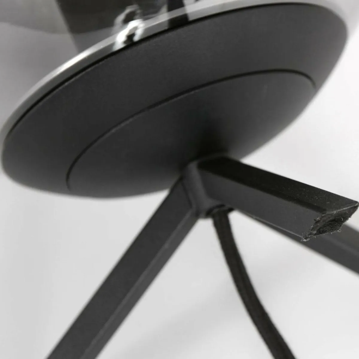 lampe__poser_bollique_noir_verre___cm_tripode_0.webp Online Steinhauer Lampe à poser Bollique, noir, verre, Ø 20 cm, tripode