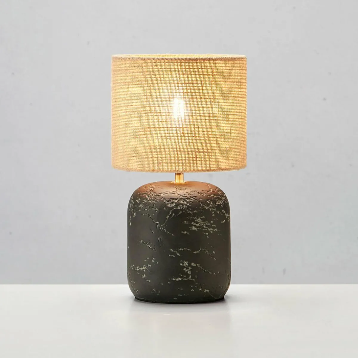 Outlet Markslöjd Lampe à poser Montagna, béton, jute, 45 cm