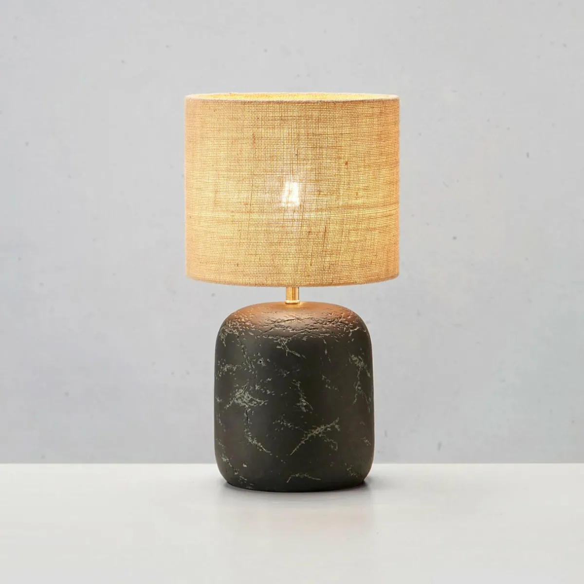 Fashion Markslöjd Lampe à poser Montagna, béton, jute, 32 cm