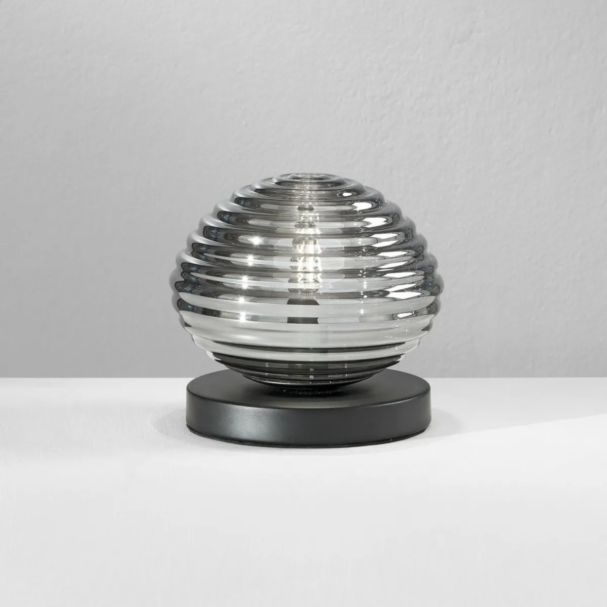 lampe__poser_ripple_noirgris_fume___cm_1.webp Cheap Eco-Light Lampe à poser Ripple, noir/gris fumée, Ø 18 cm
