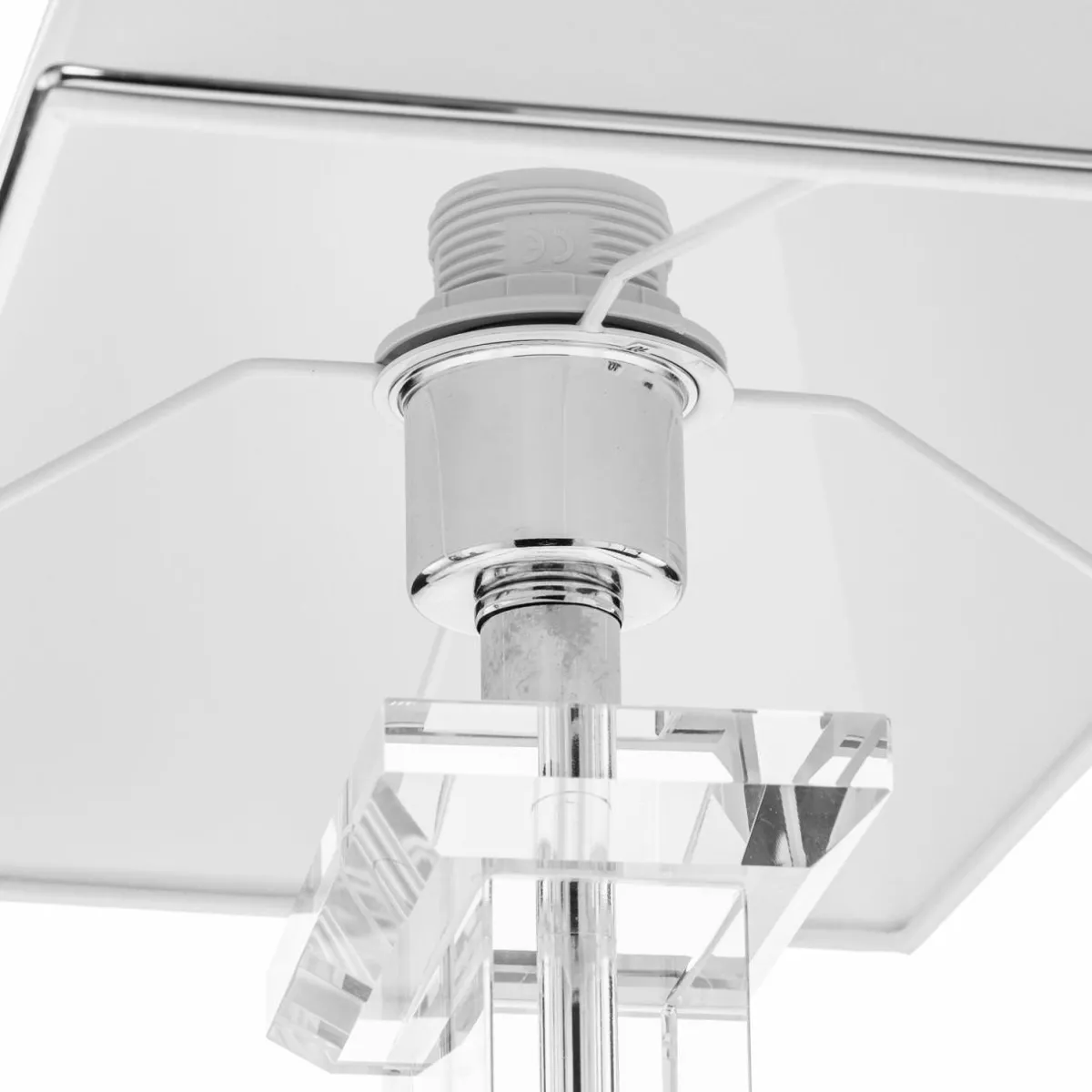 lampe__poser_veronique_pied_large_blancchrom_7.webp Outlet ORION Lampe à poser Veronique, pied large, blanc/chromé