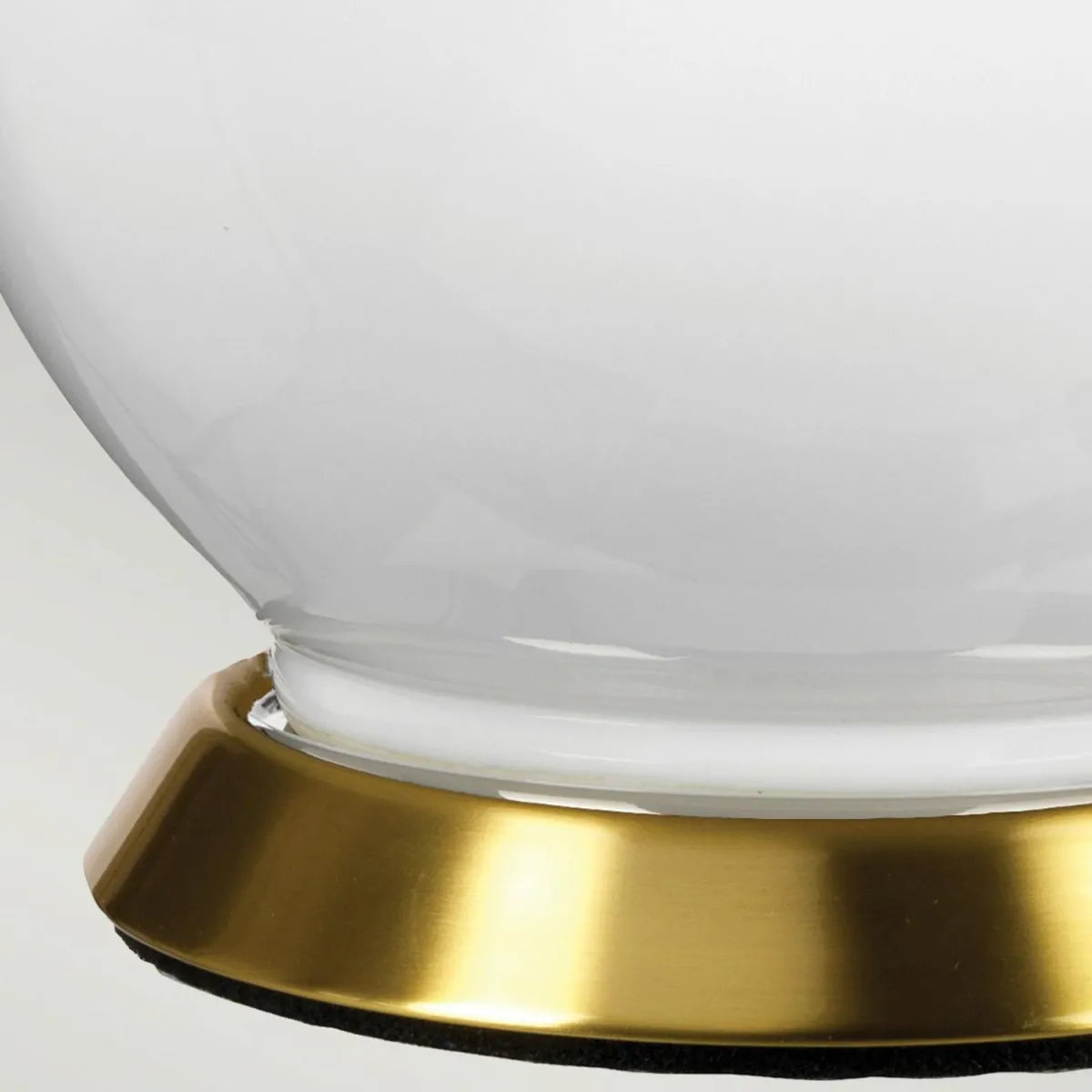 lampe_de_table_tissu_isla_laiton_ancienpourpre_1.webp New Elstead Lampe de table tissu Isla laiton ancien/pourpre