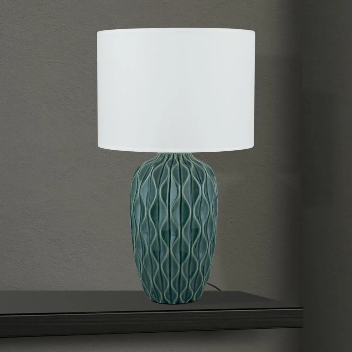 lampe_de_table_tortuga_vertblanc_hauteur__cm_cramiquelin_1.webp Fashion ORION Lampe de table Tortuga, vert/blanc, hauteur 49,5 cm, céramique/lin