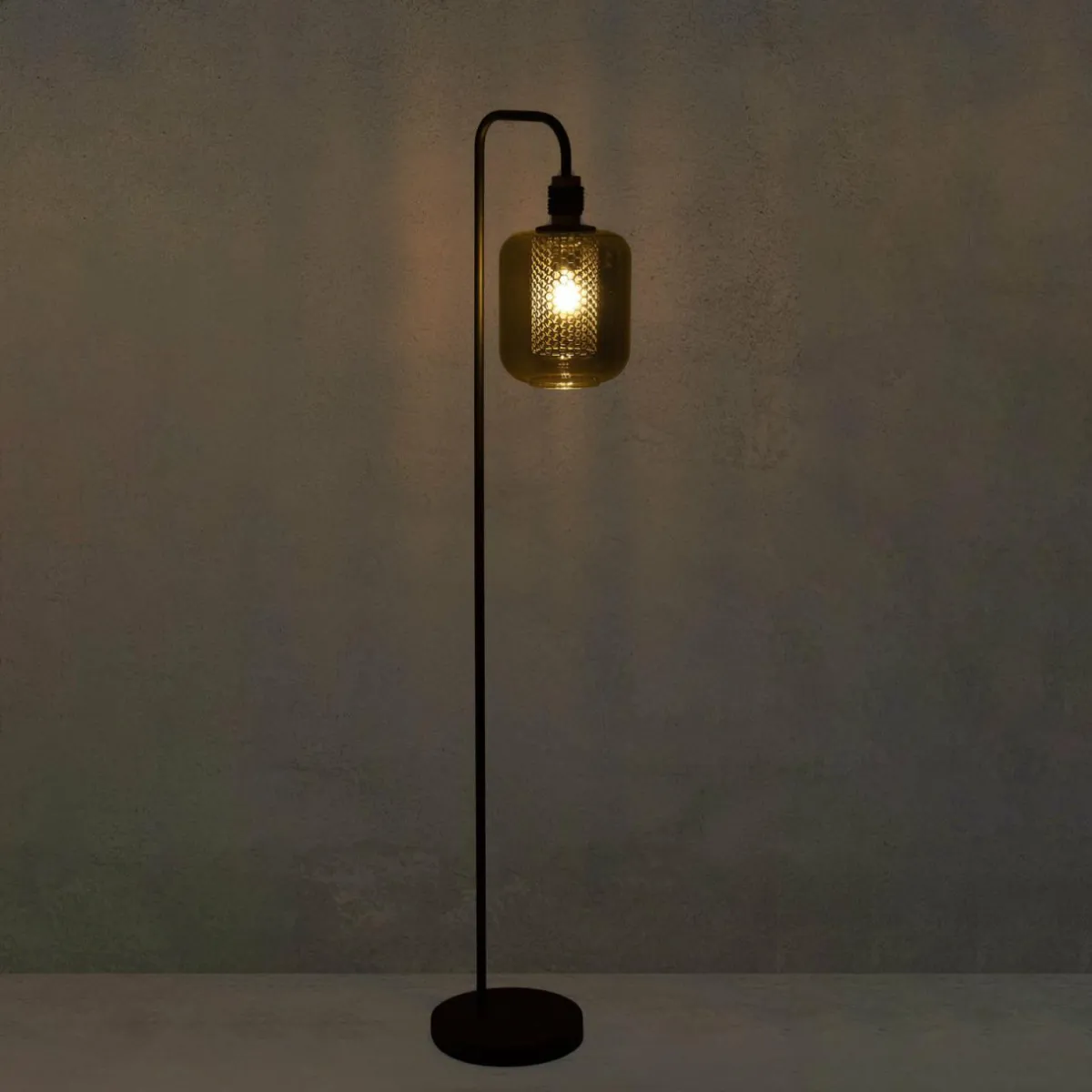 lampe_sur_pied_ando_avec_abatjour_en_verre_2.webp Clearance NOWA GmbH Lampe sur pied Ando avec abat-jour en verre