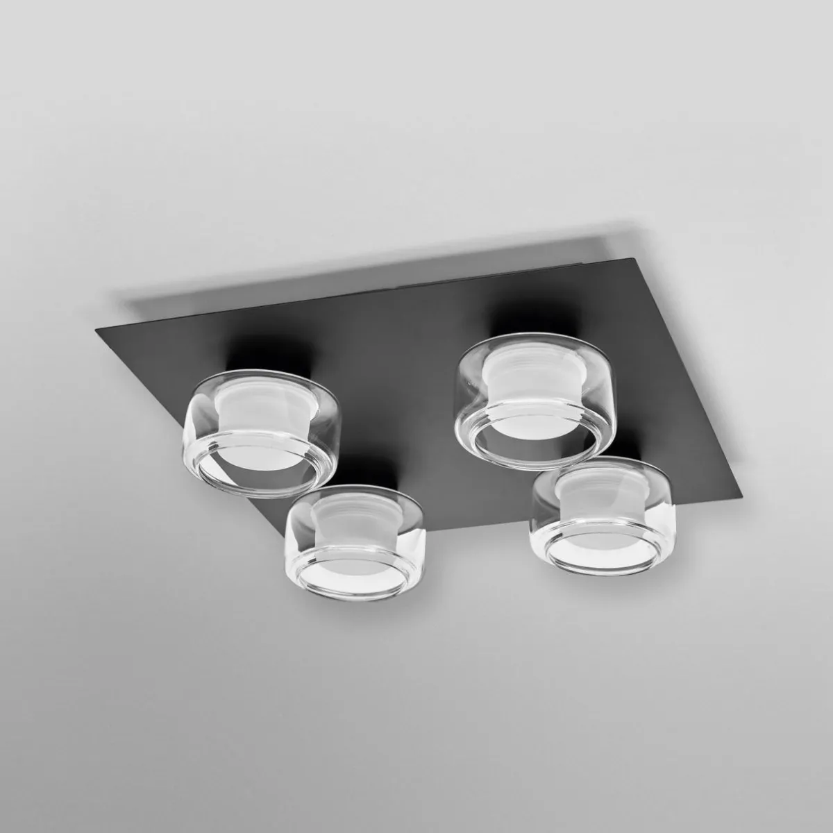 ledvance_plafonnier_led_orbis_flame_noir___lampes_ip_0.webp Outlet LEDVANCE Plafonnier LED Orbis Flame, noir, à 4 lampes, IP44
