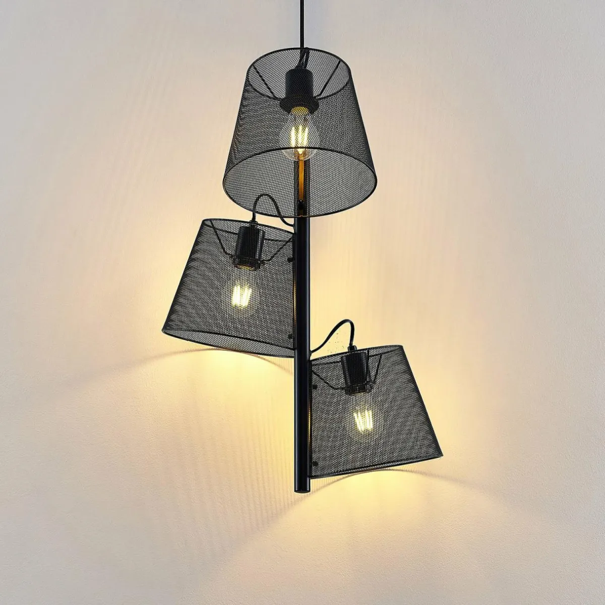 lindby_kirill_suspension___lampes_1.webp Best Lindby Kirill suspension à 3 lampes