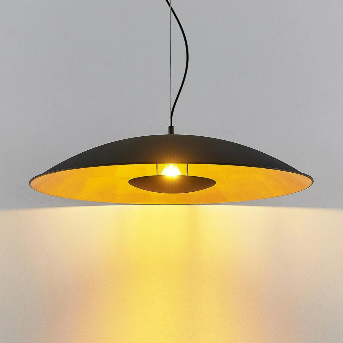 lindby_narisara_suspension_noiredore_l_cm_2.webp New Lindby Narisara suspension noire-dorée 1 l. 80 cm