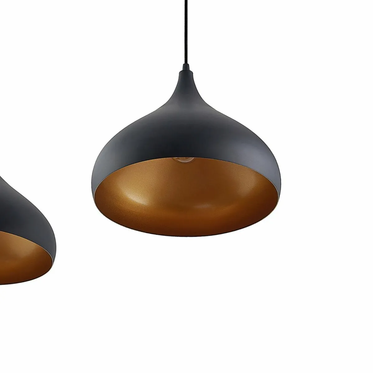 lindby_suspension_elamira_noir_aluminium__cm___lampes_4.webp Flash Sale Lindby suspension Elamira, noir, aluminium, 133 cm, à 3 lampes.