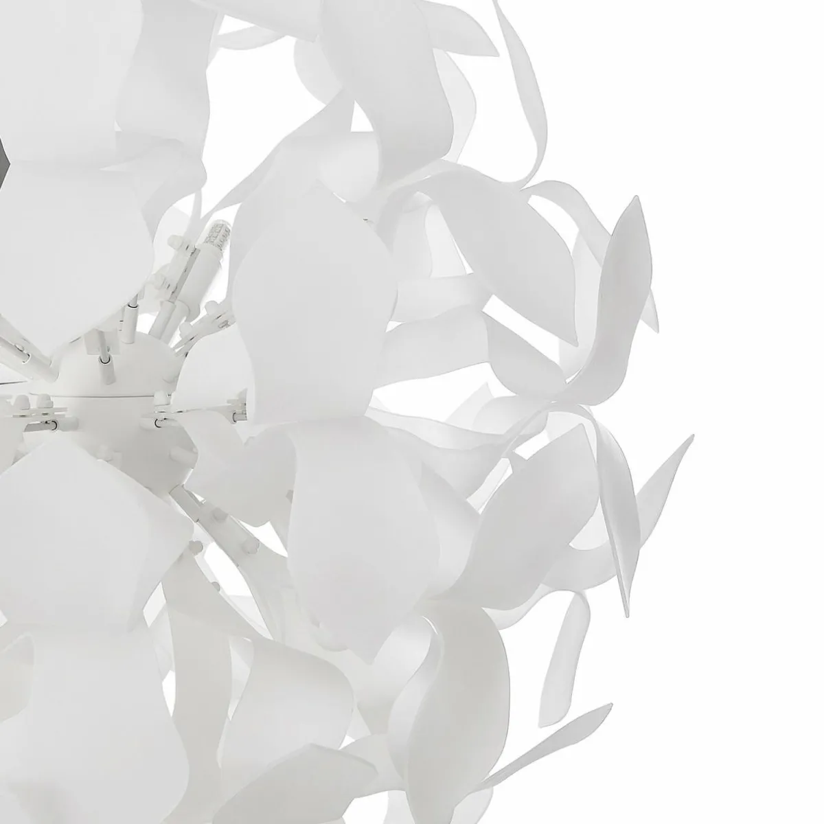 lindby_varika_lampadaire_avec_abatjour_sphrique_blanc_4.webp Cheap Lindby Varika lampadaire avec abat-jour sphérique, blanc