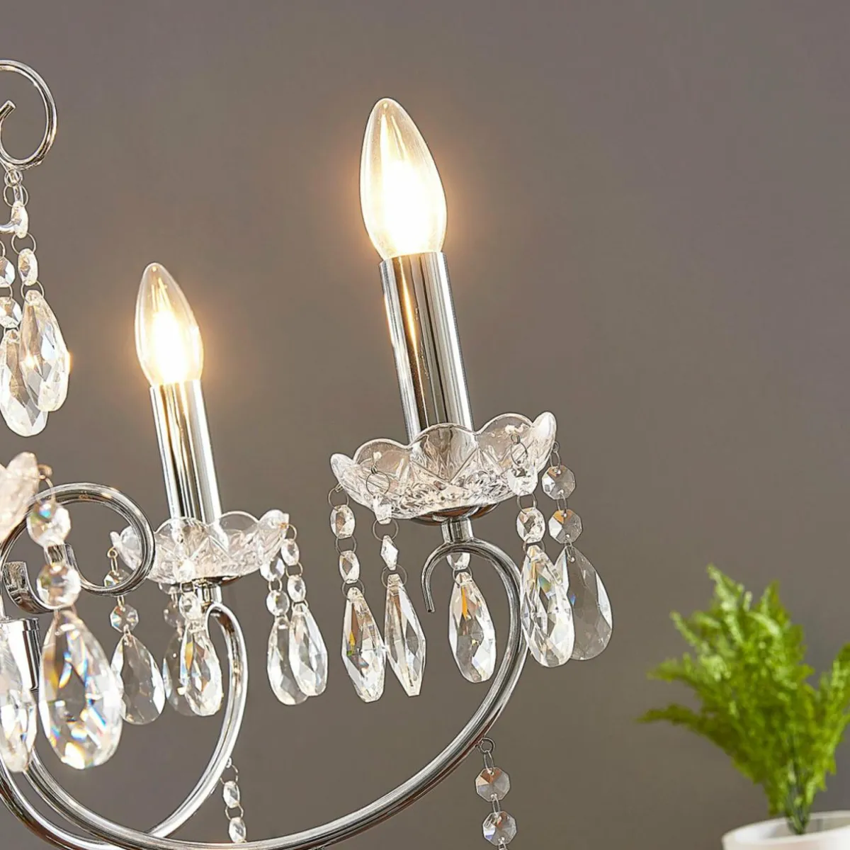 lustre_chrom_solveig_avec_des_cristaux_2.webp Shop Lucande Lustre chromé Solveig avec des cristaux