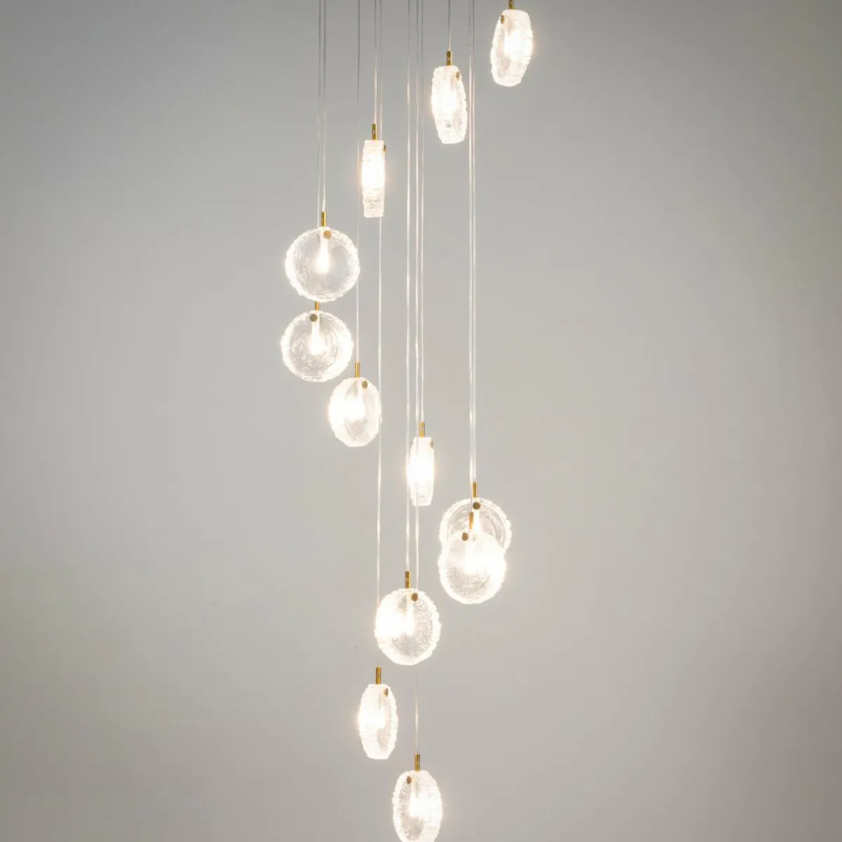 maytoni_suspension_frozen__lampes_transparent__laiton_verre_4.webp Online Maytoni Suspension Frozen, 12 lampes, transparent / laiton, verre