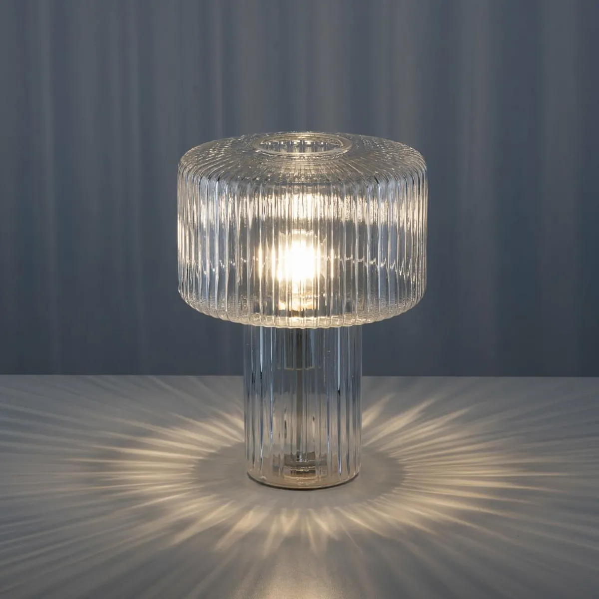 paul_neuhaus_lampe__poser_fungus_transparent_verre__cm_2.webp Fashion Paul Neuhaus lampe à poser Fungus, transparent, verre, 34 cm