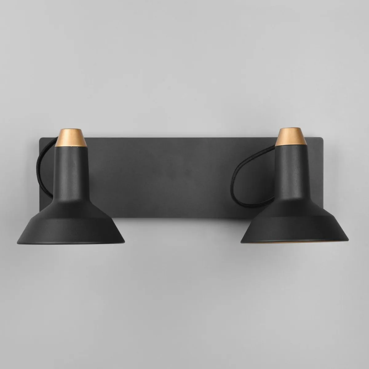 plafonnier_avec_spots_roxie_orientable_flg_noir_mat_3.webp Cheap Trio Lighting Plafonnier avec spots Roxie orientable 2flg. noir mat