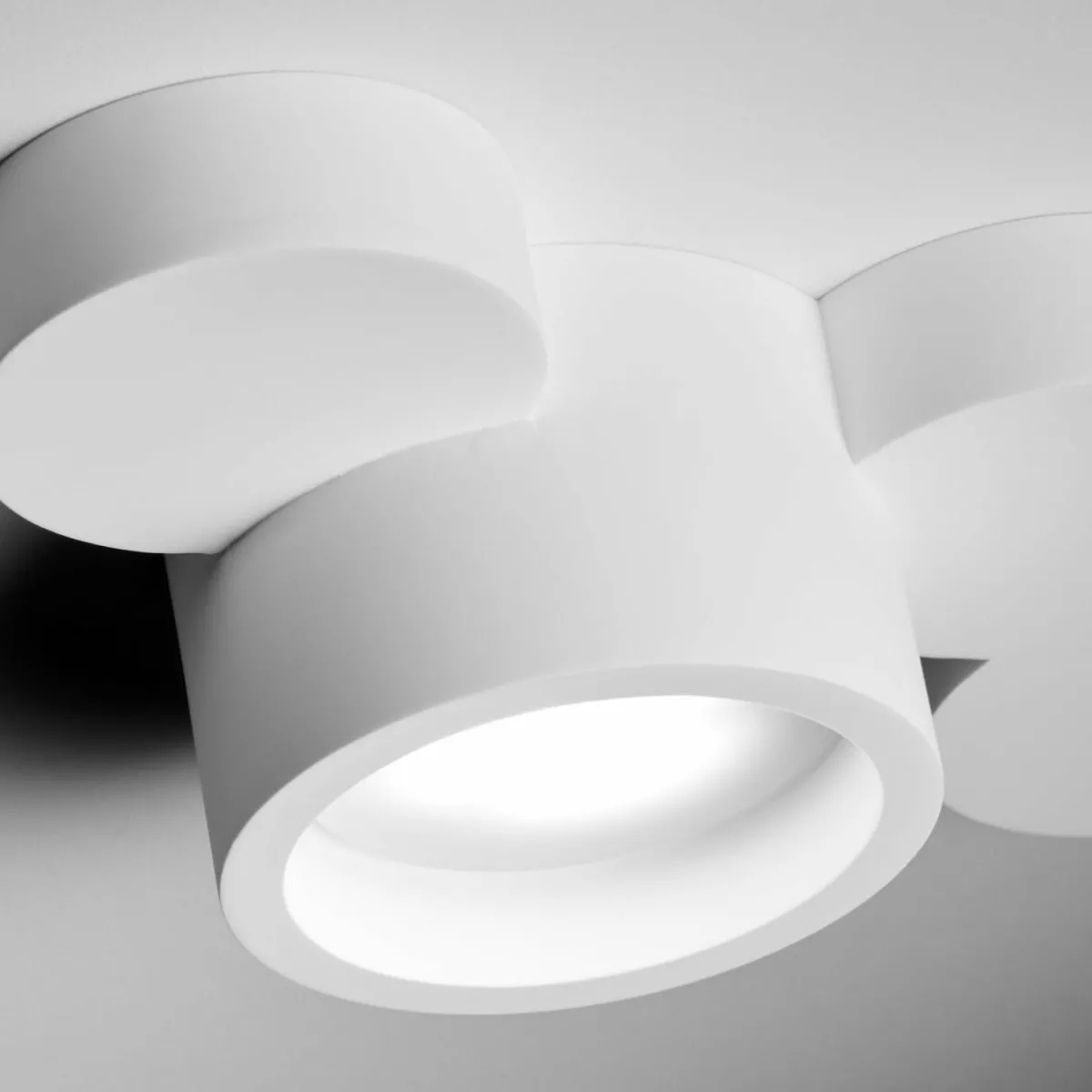 plafonnier_chio_blanc_pltre_longueur__cm_gx_2.webp Clearance TECNICO by Sforzin Plafonnier Chio, blanc, plâtre, longueur 25 cm, GX53