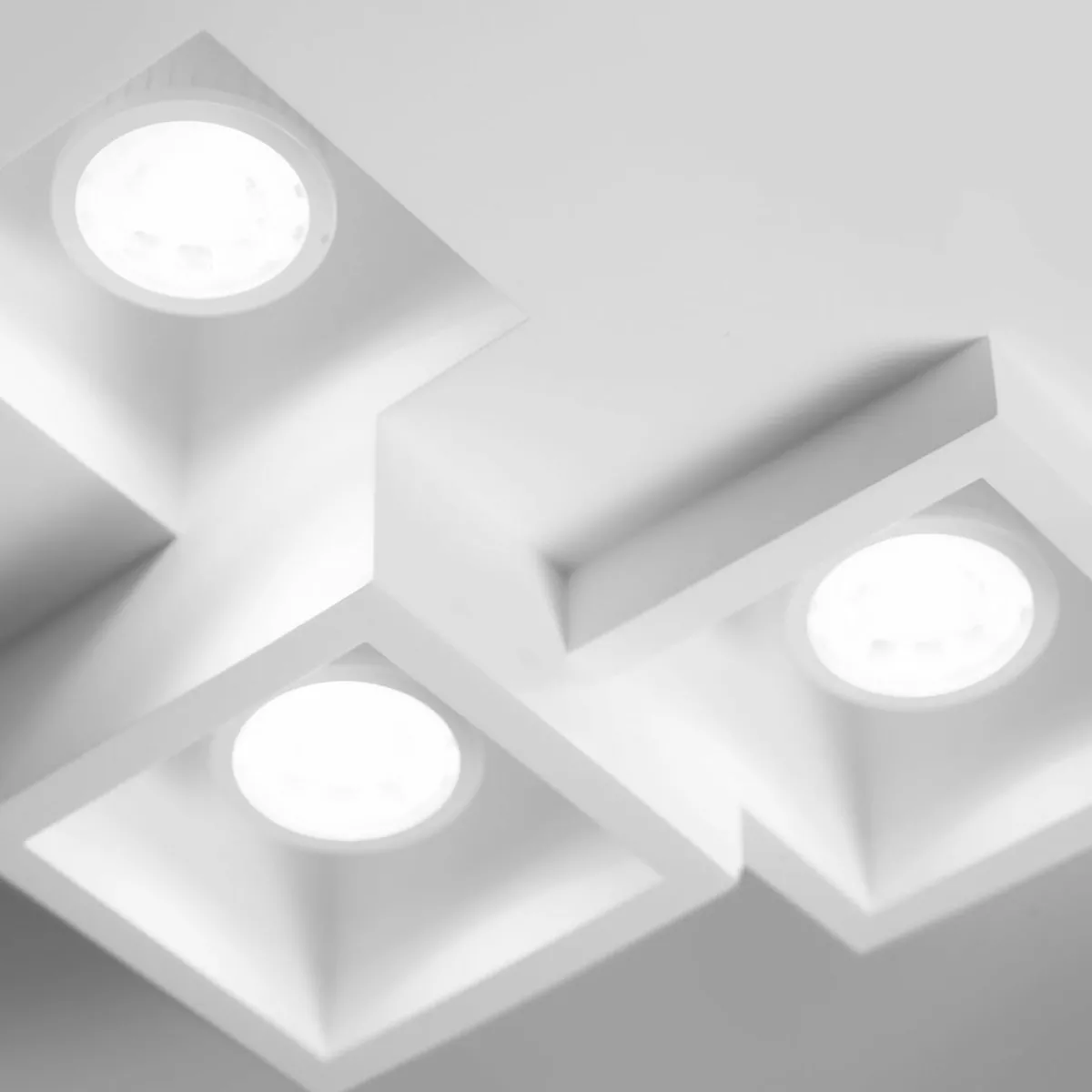 plafonnier_encastr_heraea___lampes_2.webp New TECNICO by Sforzin Plafonnier encastré Heraea à 3 lampes