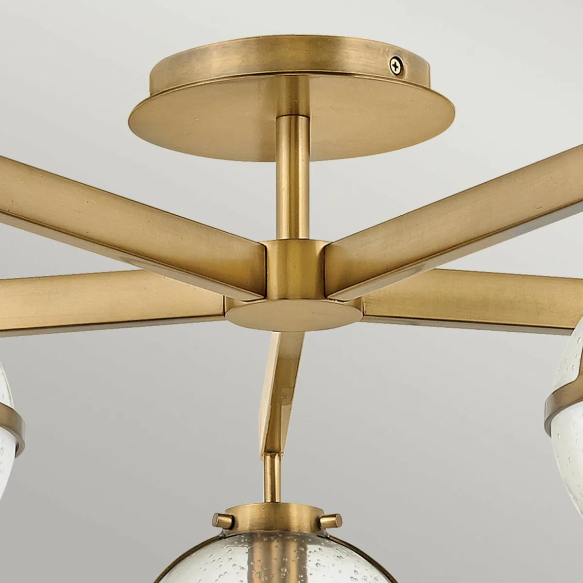 plafonnier_hollis___lampes_laitontransparent_0.webp Flash Sale HINKLEY Plafonnier Hollis, à 5 lampes, laiton/transparent