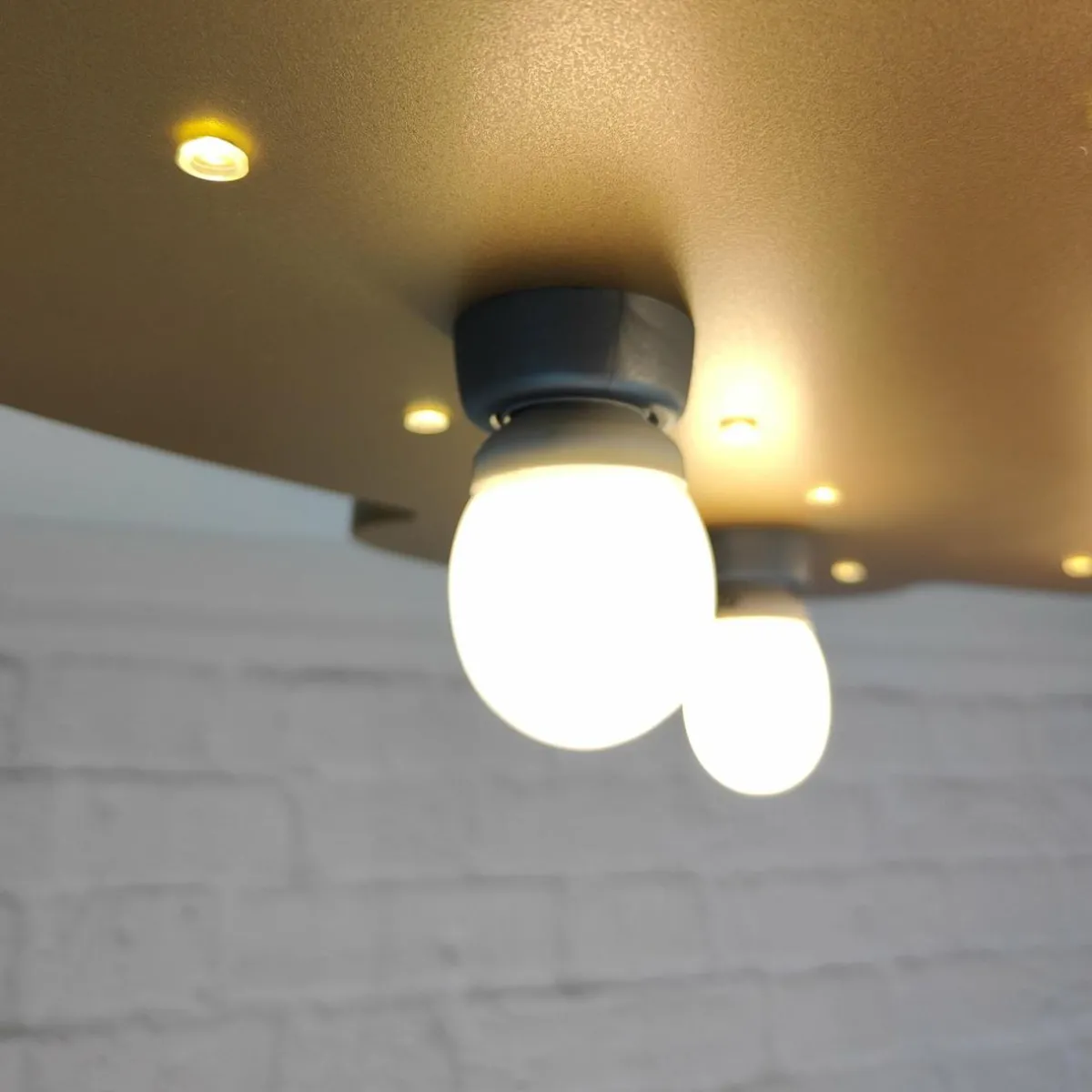 plafonnier_nuage_or__lampes__points_led_1.webp Discount Niermann Standby Plafonnier Nuage, or, 5 lampes, 20 points LED