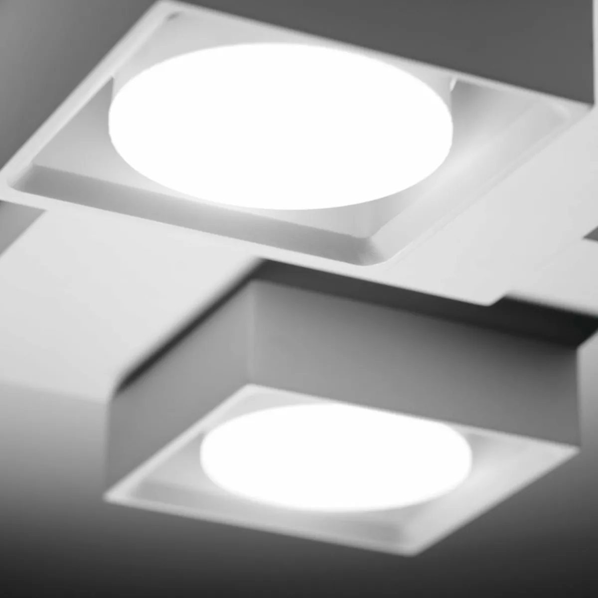 plafonnier_sibari_blanc_pltre__cm_de_long___lampes_gx_0.webp Sale TECNICO by Sforzin Plafonnier Sibari, blanc, plâtre, 29 cm de long, à 2 lampes, GX53