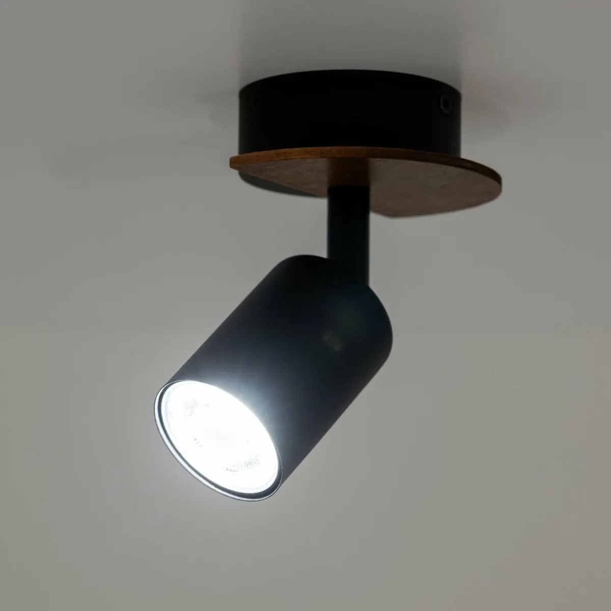 spot_mural_cover_wood_noyer___lampe_1.webp Cheap TK Lighting Spot mural Cover Wood, noyer, à 1 lampe