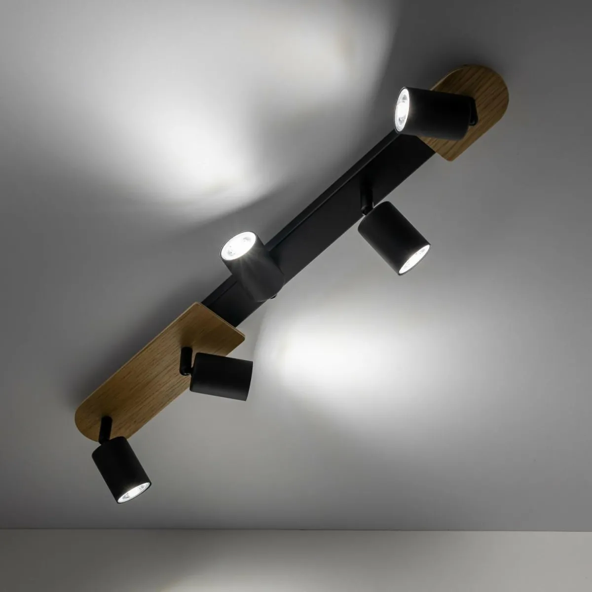 spot_pour_plafond_cover_wood___lampes_2-1.webp Hot TK Lighting Spot pour plafond Cover Wood, à 5 lampes