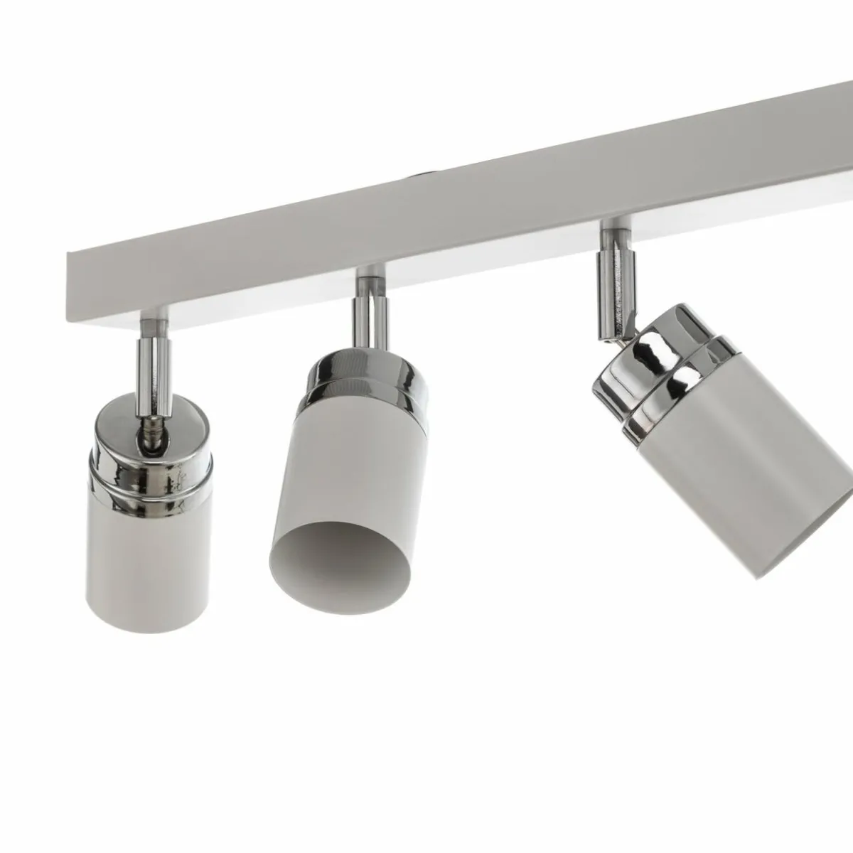 spot_pour_plafond_reno___lampes_blancchrom_4.webp Clearance Luminex Spot pour plafond Reno, à 6 lampes, blanc/chromé