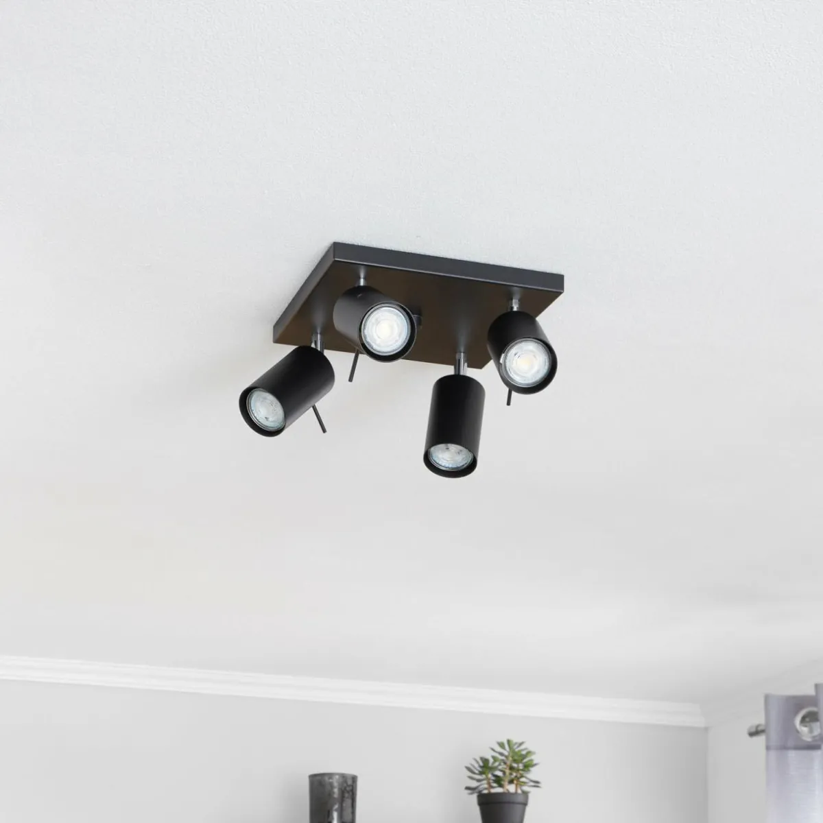 spot_pour_plafond_round_noir_carr__lampes_0.webp New SOLLUX LIGHTING Spot pour plafond Round noir carré, 4 lampes