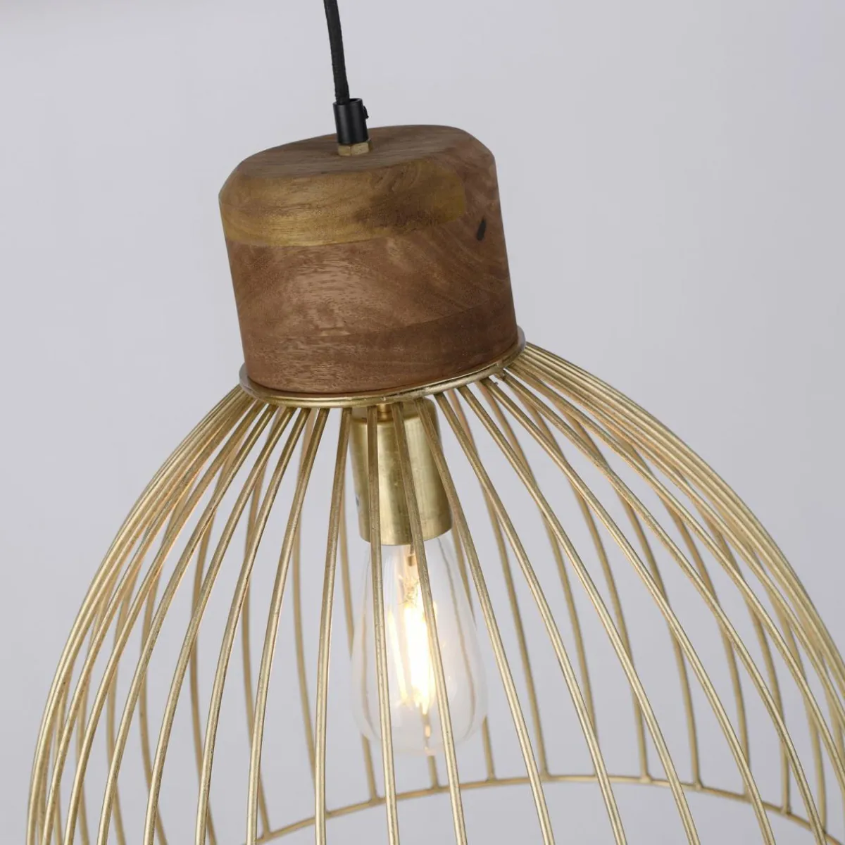 suspension_alami_bois_de_manguier_laiton_mat___lampes_3.webp Discount JUST LIGHT. Suspension Alami bois de manguier laiton mat à 3 lampes.