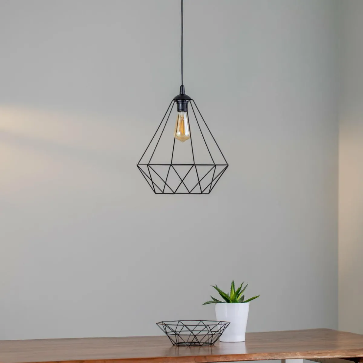 suspension_basket_noire__une_lampe_0.webp Cheap Eko-Light Suspension Basket, noire, à une lampe