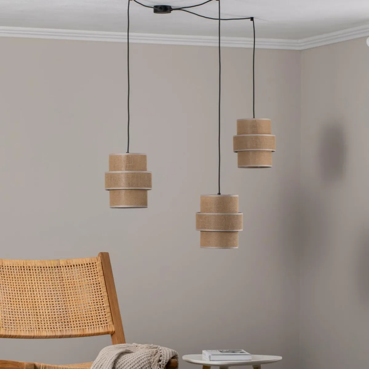 suspension_calisto_jute_brun_naturel__lampes_dcentre_0.webp Sale TK Lighting Suspension Calisto, Jute, brun naturel, 3 lampes, décentrée
