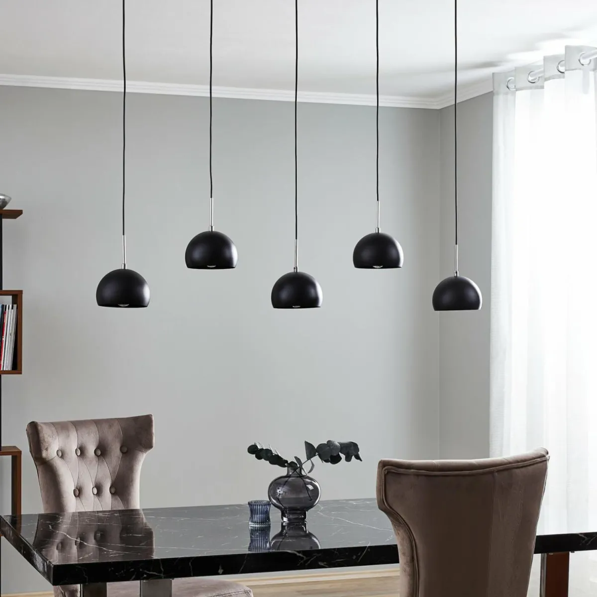 suspension_cool__cinq_lampes_longue_noire_0.webp Sale Luminex Suspension Cool, à cinq lampes longue, noire