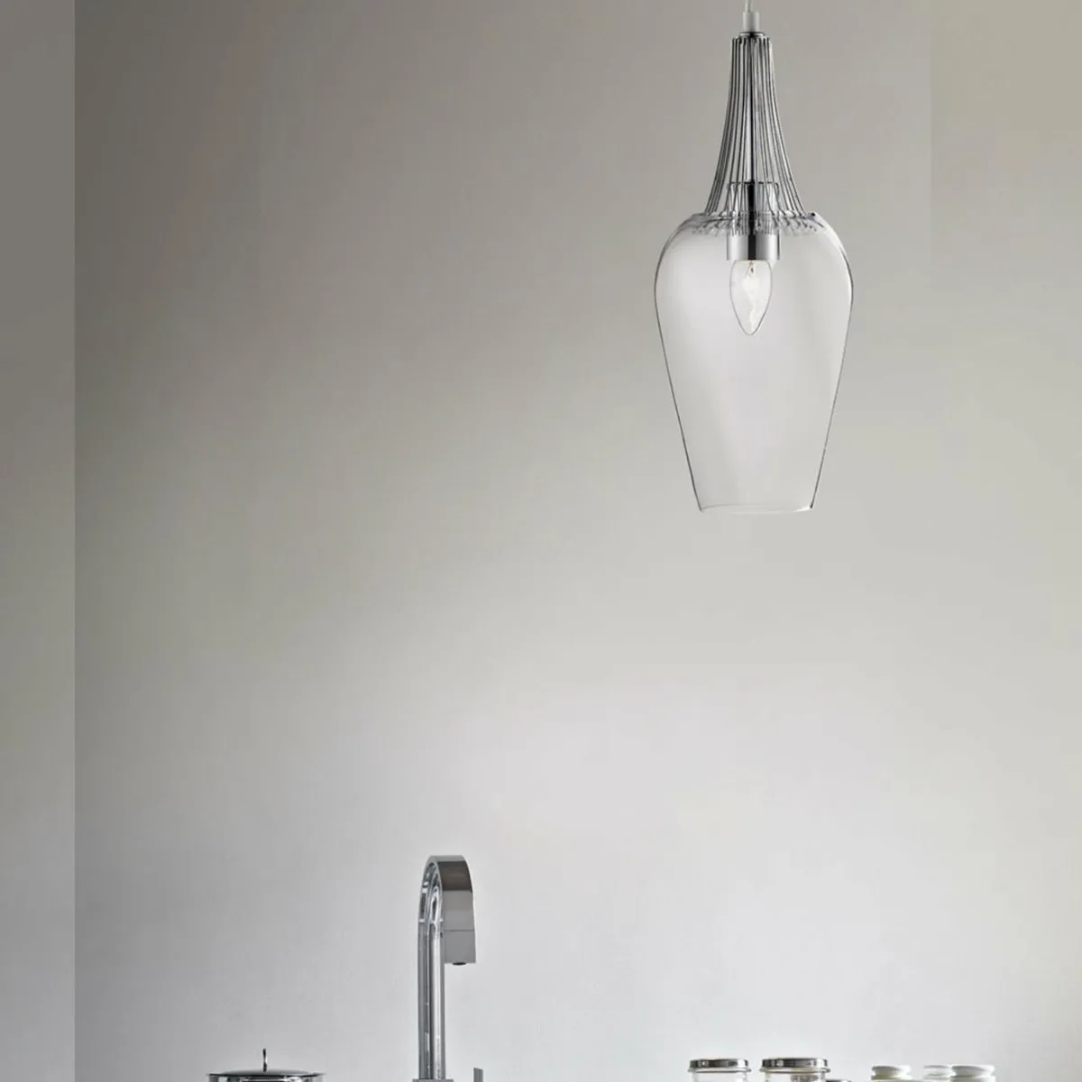 suspension_de_verre_whisk_avec_lments_chroms_1.webp Sale Searchlight Suspension de verre Whisk avec éléments chromés
