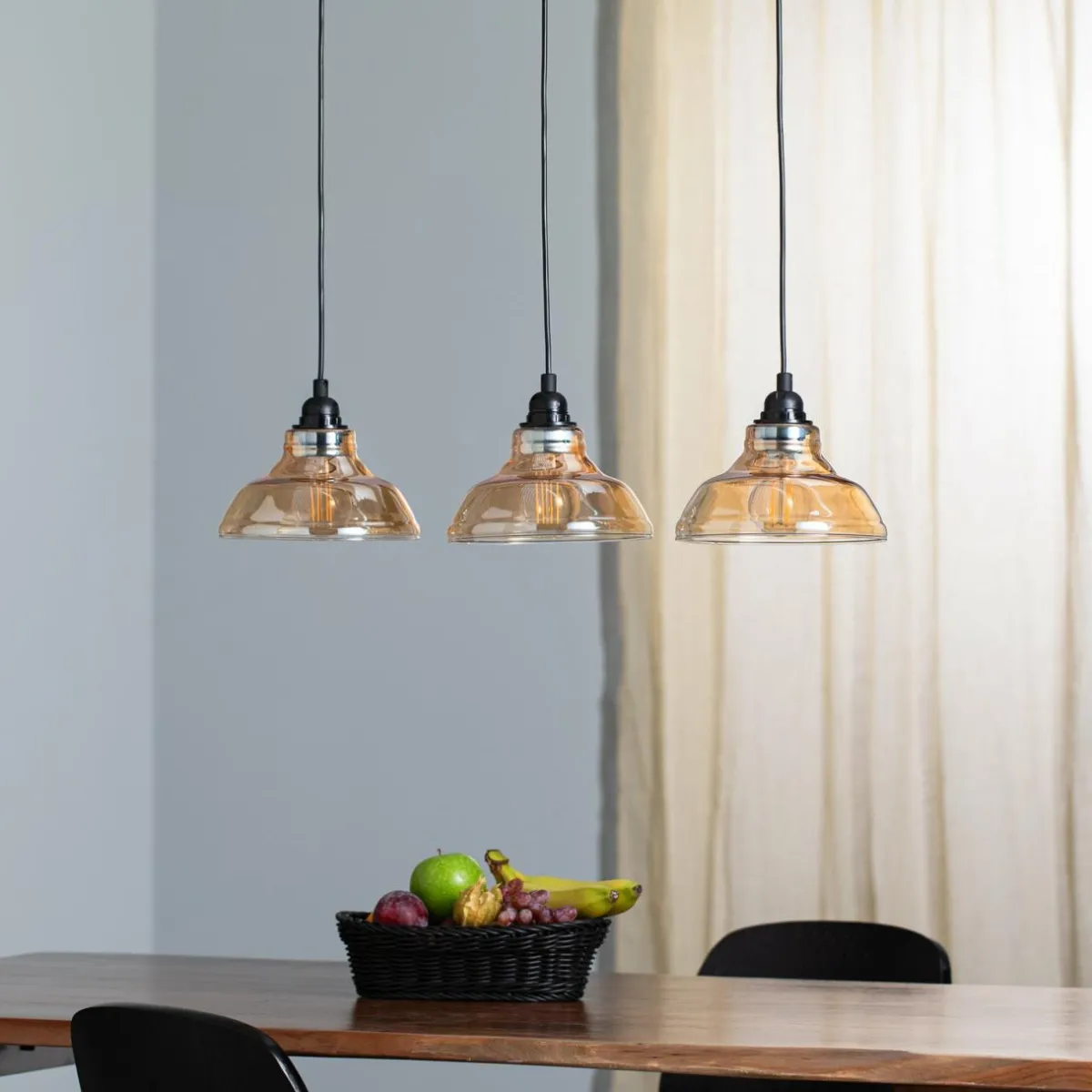 suspension_dilberay_s___lampes_ambrenoir_0.webp Online Opviq Suspension Dilberay 326-S à 3 lampes ambre/noir