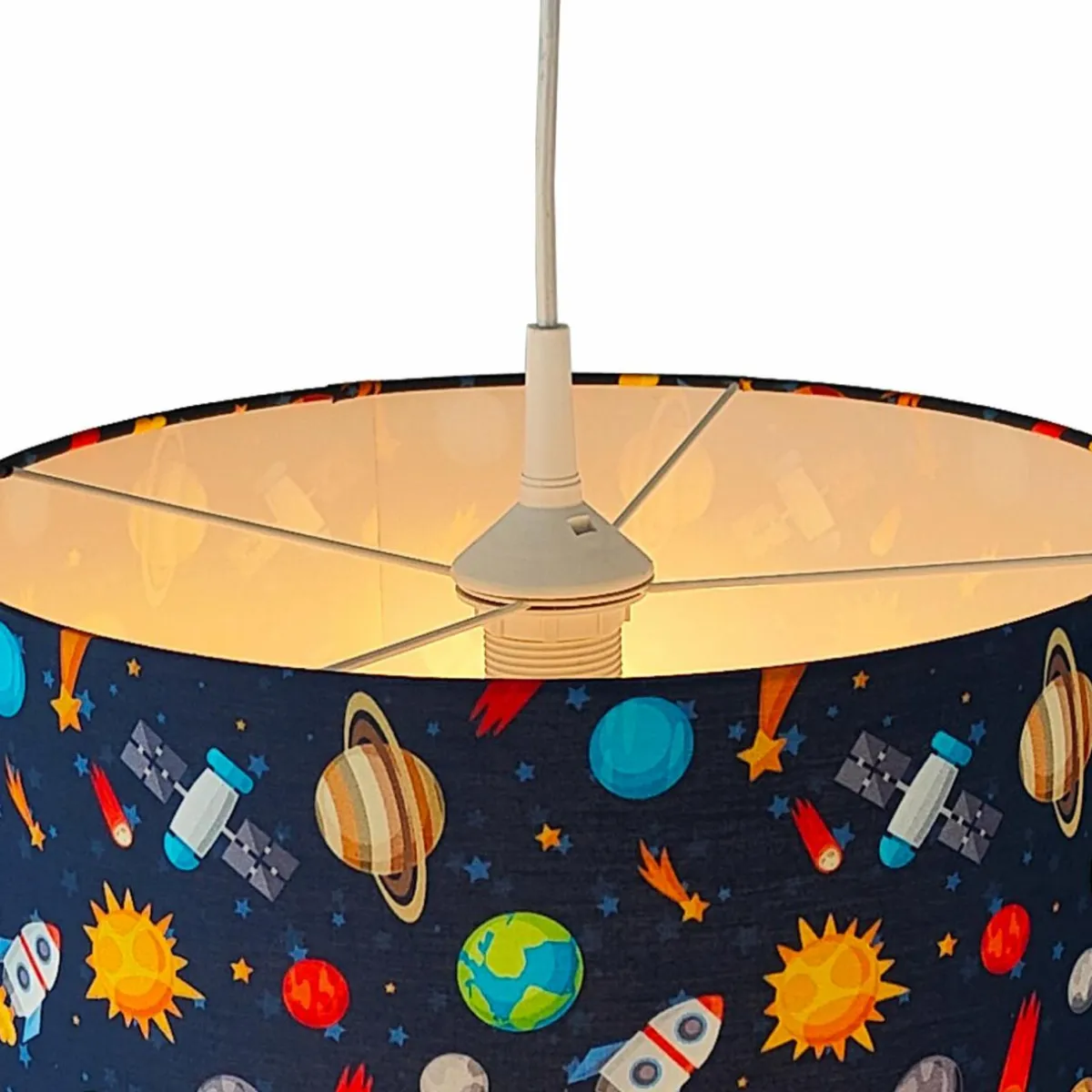 suspension_espace_avec_abatjour_en_tissu_0.webp Fashion Niermann Standby Suspension Espace avec abat-jour en tissu