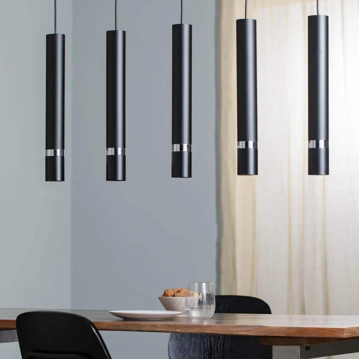 suspension_joker_noireargente__cinq_lampes_0.webp Best Eko-Light Suspension Joker, noire/argentée, à cinq lampes
