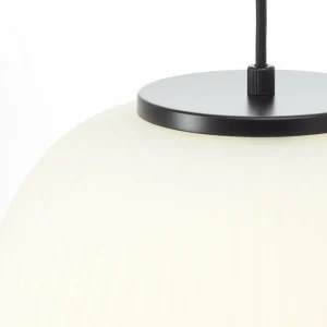 New Brilliant Suspension Kaizen, longueur 105 cm, opale, 3 lampes verre/métal