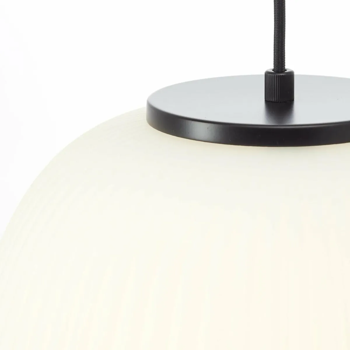 suspension_kaizen_longueur__cm_opale__lampes_verremtal_0.webp New Brilliant Suspension Kaizen, longueur 105 cm, opale, 3 lampes verre/métal
