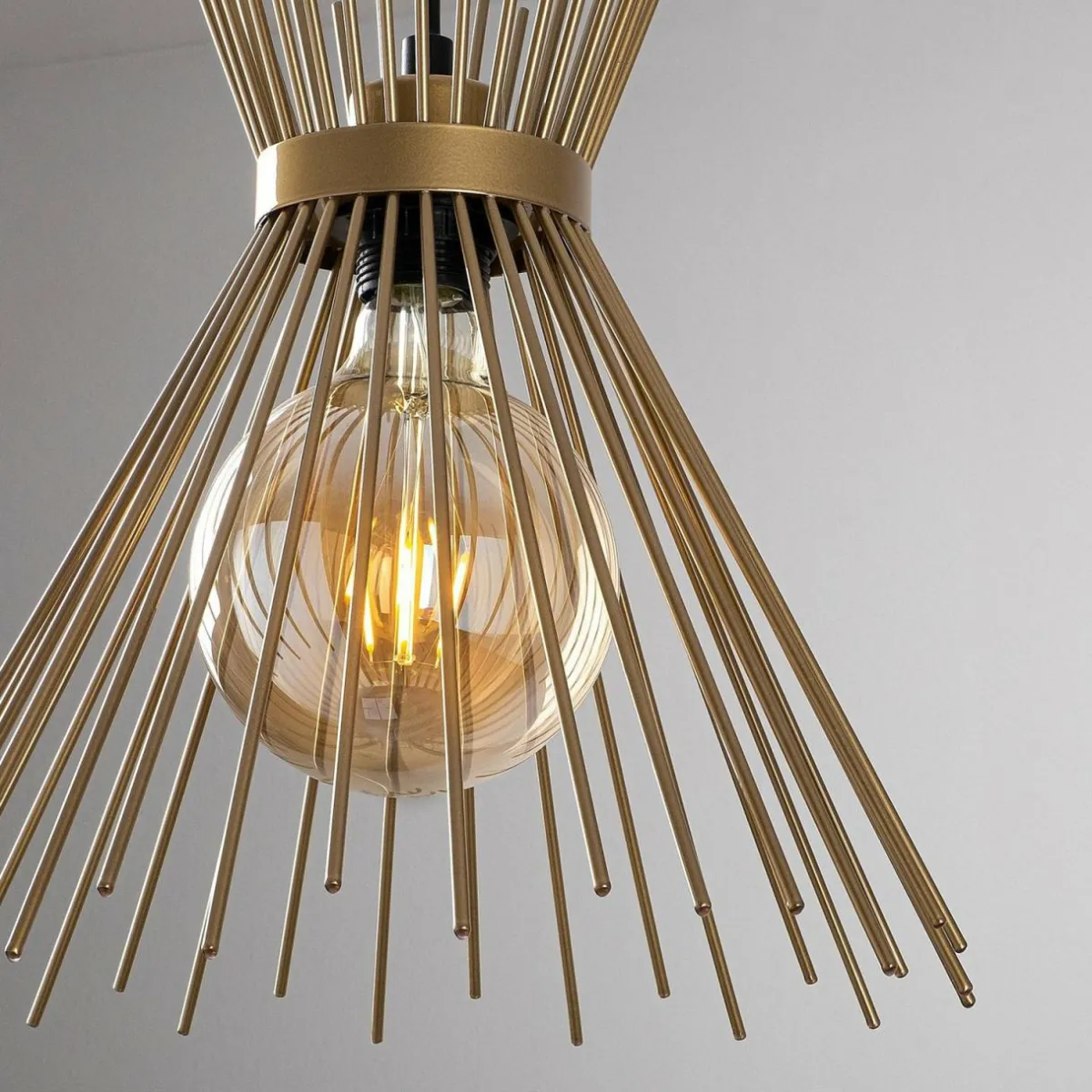 suspension_kirpi__dor_mtal__lampes_rondes_3.webp Fashion Opviq Suspension Kirpi 3086, doré, métal, 3 lampes rondes