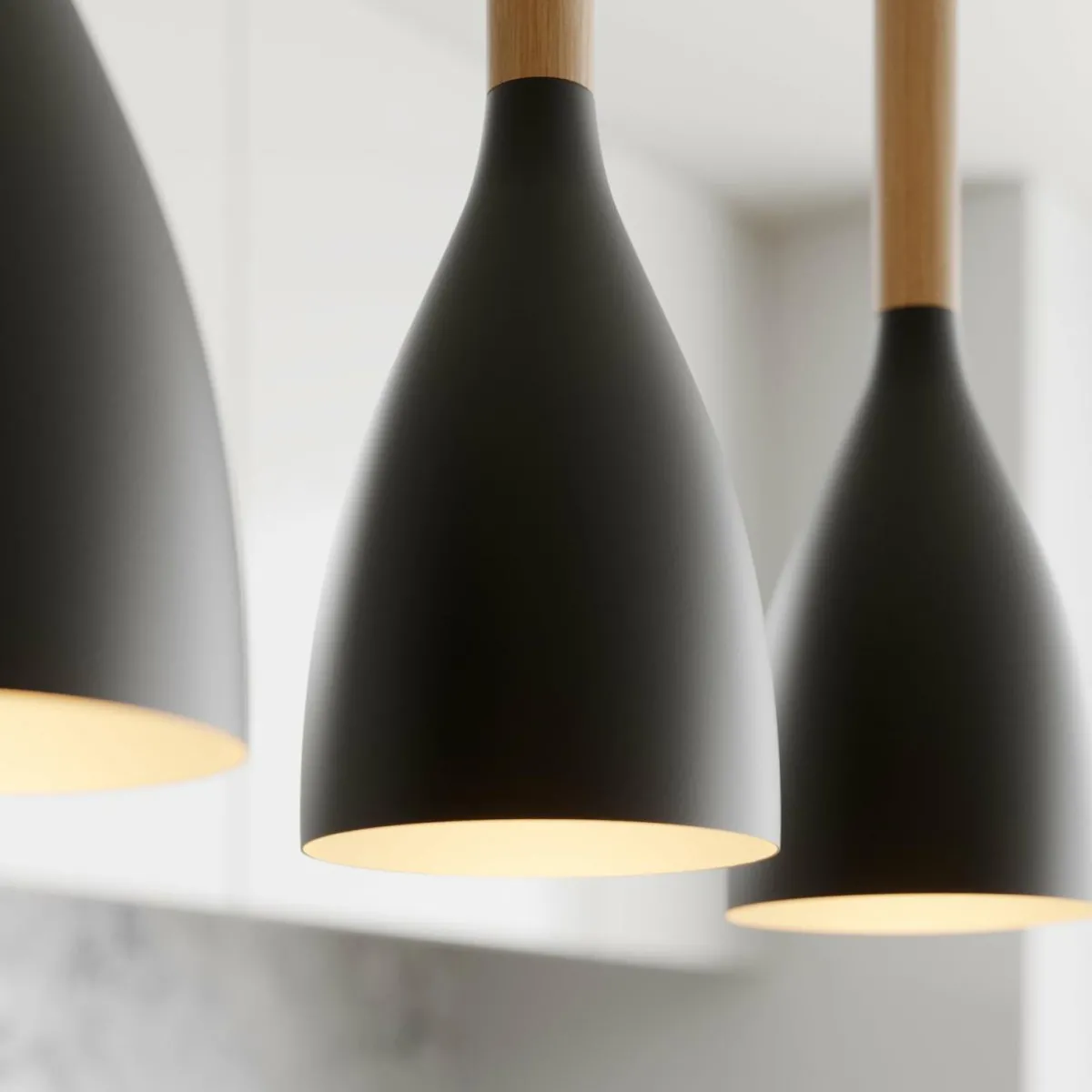 suspension_muza___lampes_noiredore_6.webp Online Luminex Suspension Muza à 3 lampes, noire/dorée