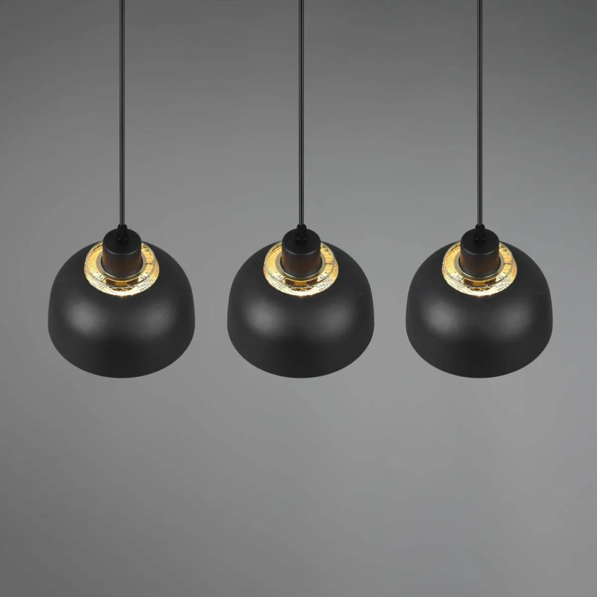 suspension_punch_noiredore_trois_lampes_5.webp Outlet Reality Leuchten Suspension Punch, noire/dorée, trois lampes