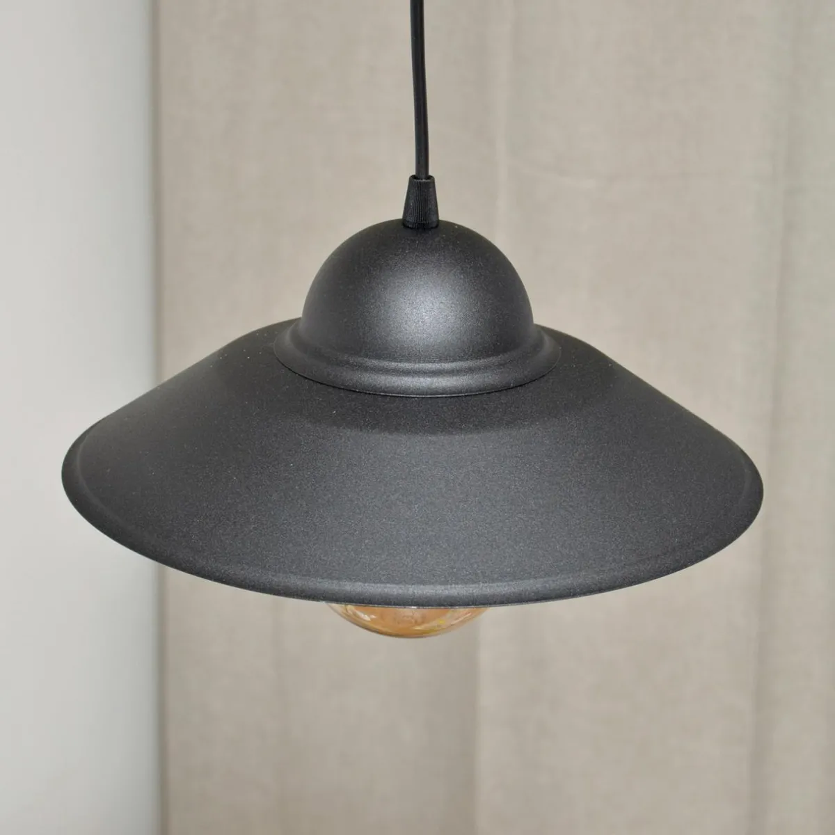 suspension_sorapis_noir_mtal___cm_4.webp Outlet HELAM Suspension Sorapis, noir, métal, Ø 27,5 cm