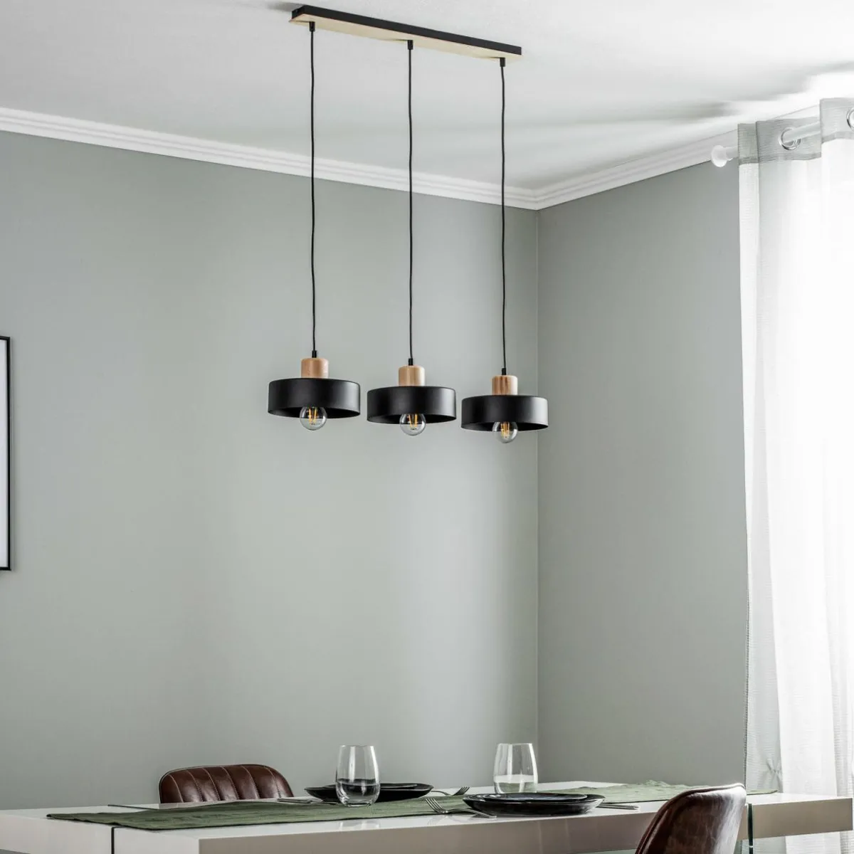 suspension_tako___lampes_noire_0.webp Clearance EMIBIG LIGHTING Suspension Tako à 3 lampes, noire