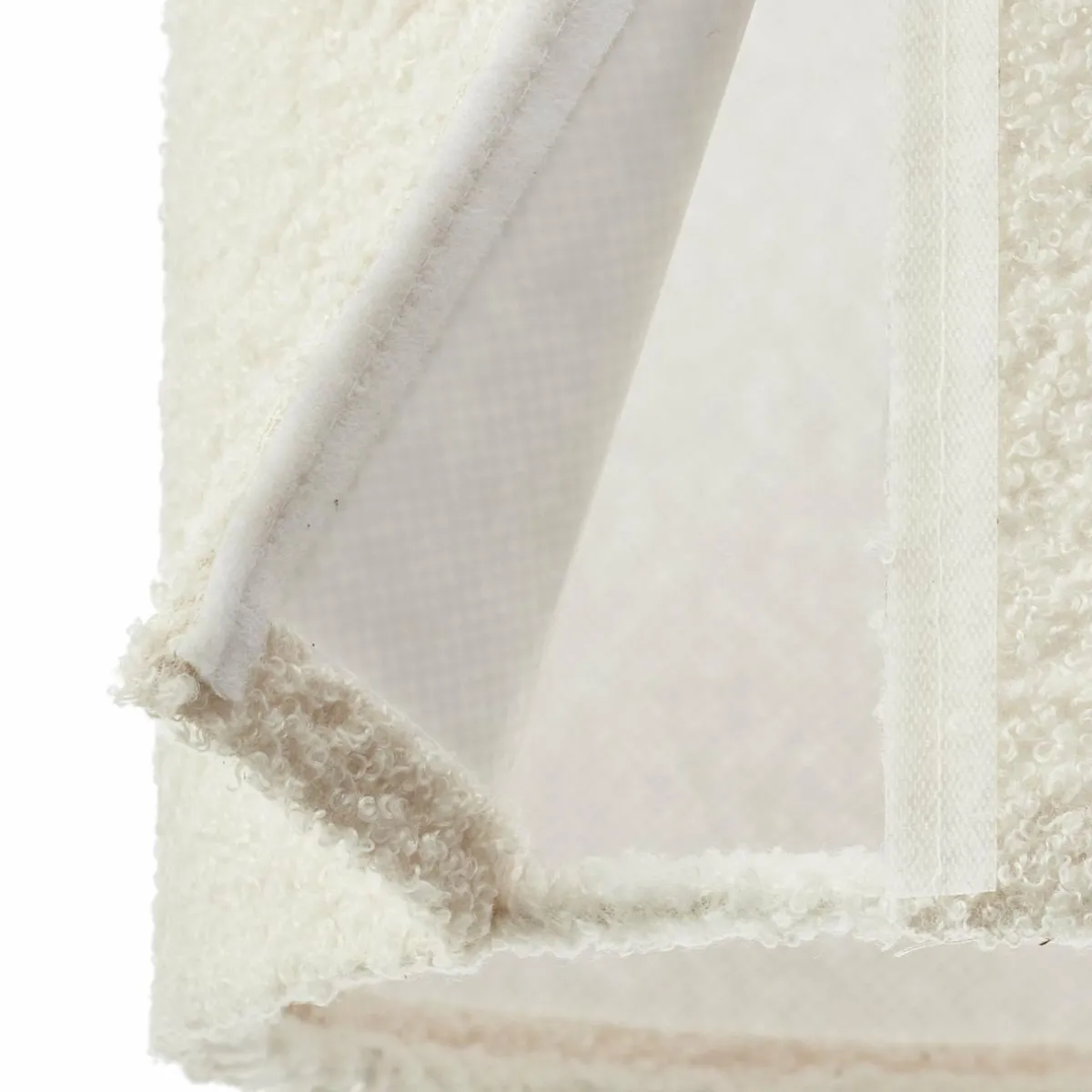 suspension_teddy_longueur__cm_beige__lampes_tissumtal_1.webp Shop Brilliant Suspension Teddy, longueur 98 cm, beige, 3 lampes, tissu/métal